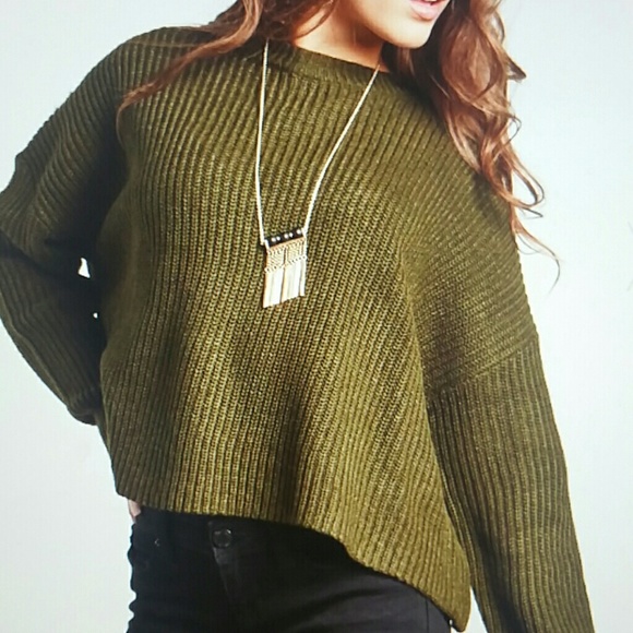 Round neck Long Sleeves Sweater - Picture 2 of 7